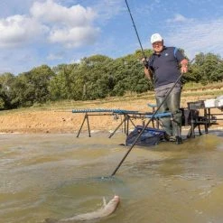 Preston - Absolute Window Feeder - Solid